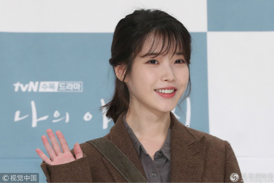 国民妹妹李智恩眯眼笑可爱到爆穿着质朴难掩发光美貌