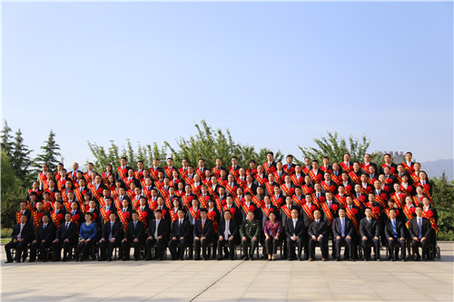 陕投集团麟北发电厂执行董事,总经理彭磊荣获2018年宝鸡市"五一劳动