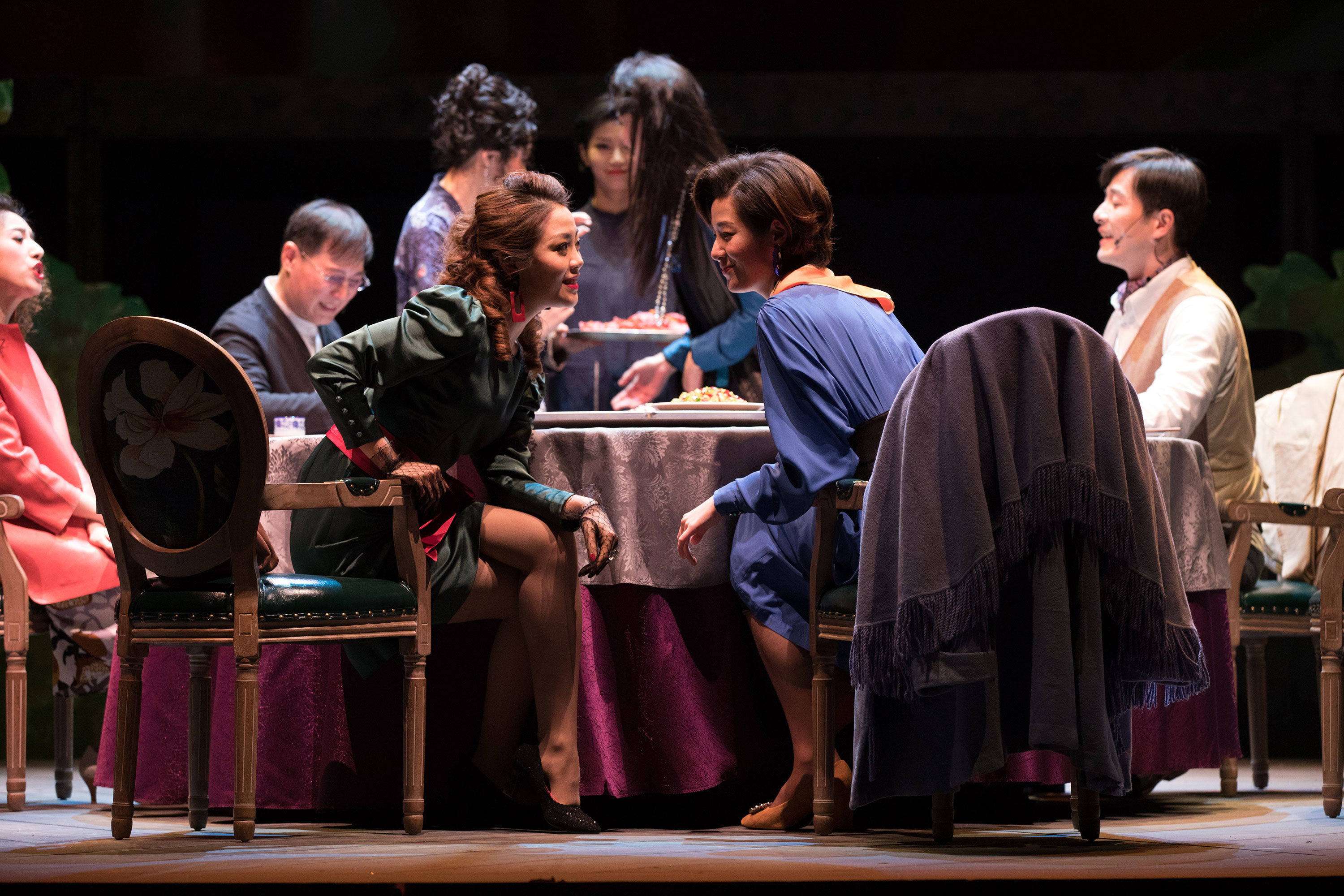 舞台剧《繁花》首演燃爆京城 时代悲喜,笑中带泪