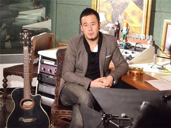 回到内蒙古休整两年后,杨坤带着专辑《牧马人》重新归来,率直,坦荡地