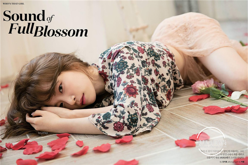 韩国女星sori性感大片晒胸又晒腿