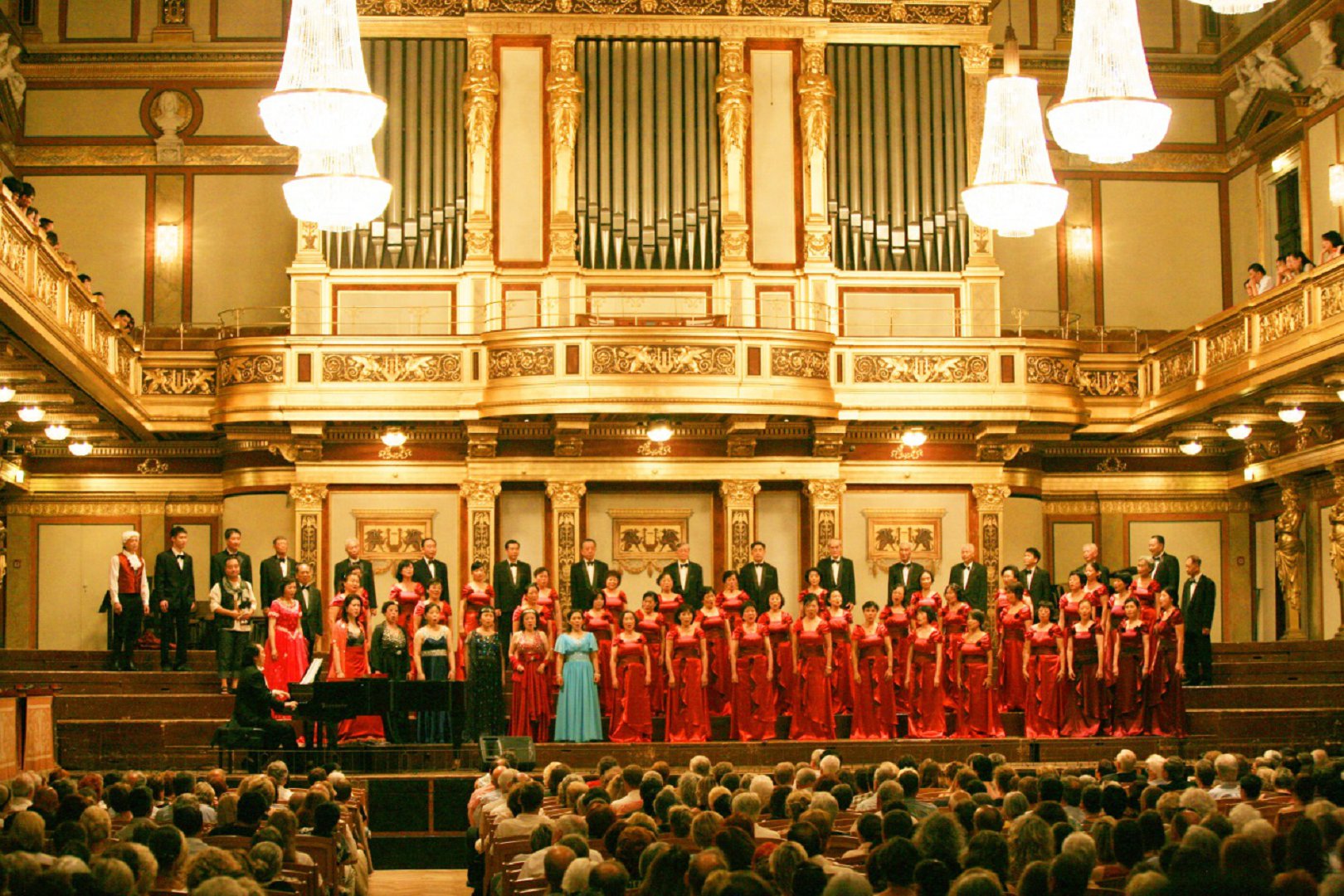 广州的歌声连着世界走进平均年龄75岁的老年合唱团