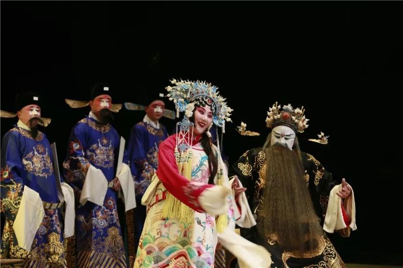 国家级非物质文化遗产汉剧宇宙锋在梅溪湖大剧院隆重上演