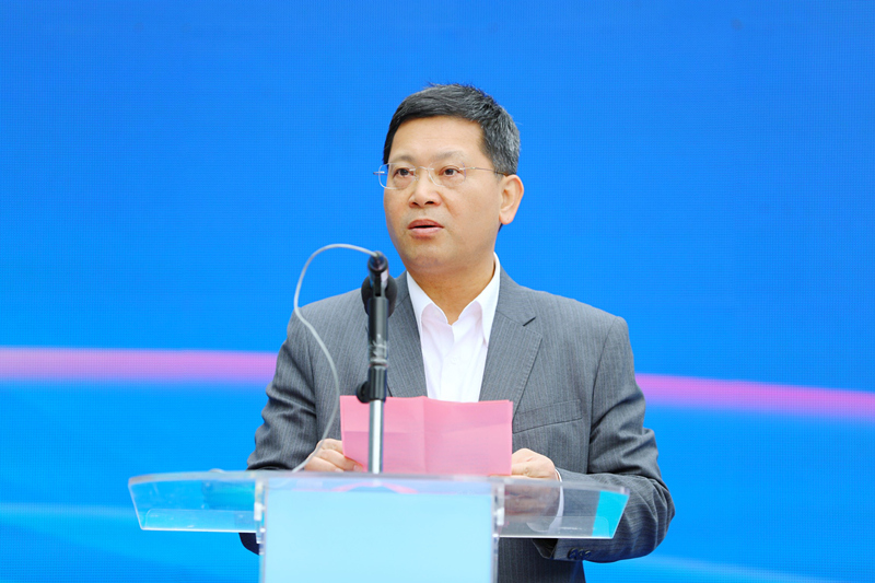 会上,市水务集团董事长胡嘉东在讲话中指出,在市区各级政府部门和市