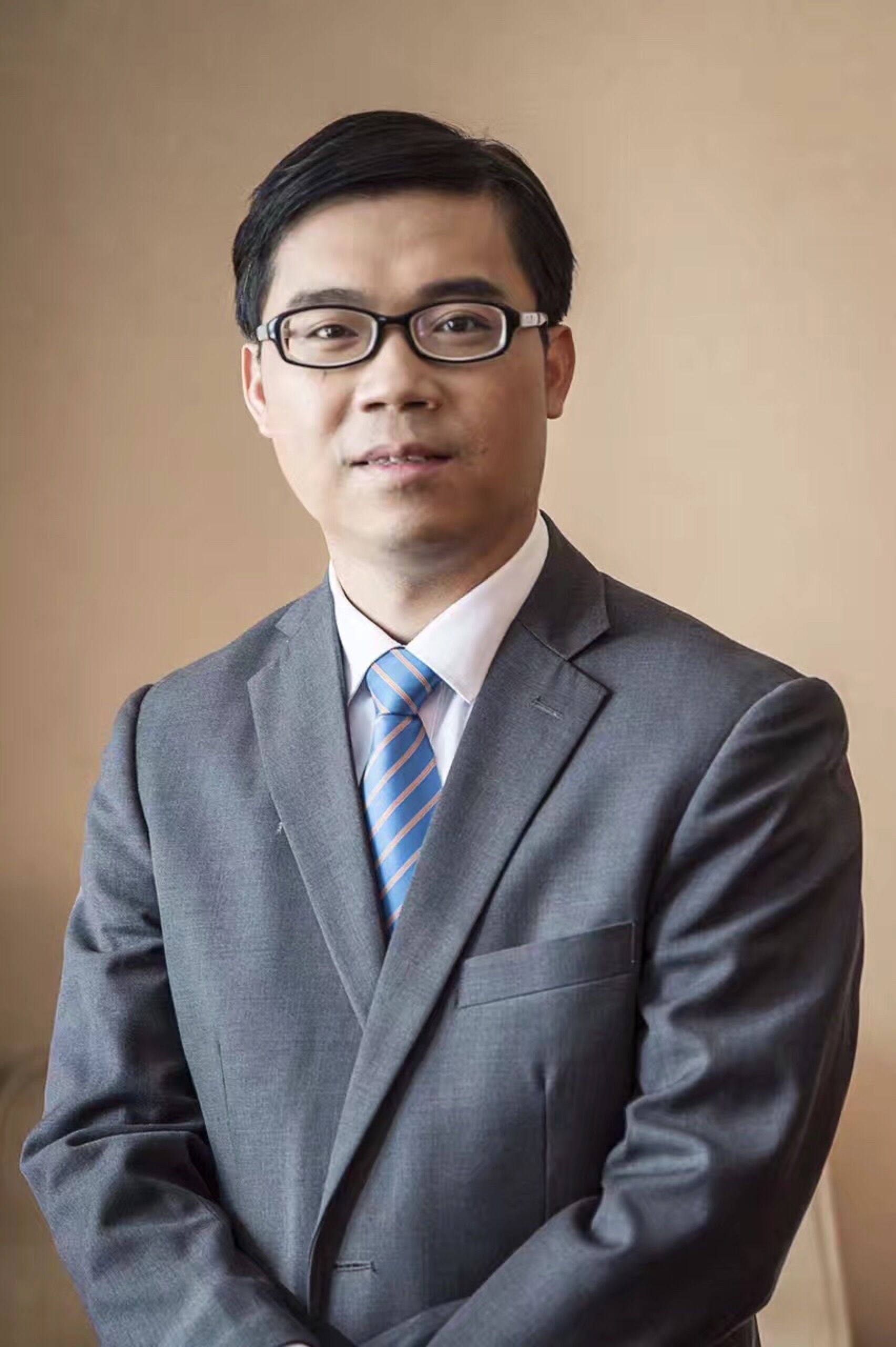 沈阳同时,沈阳还是清博大数据团队的理论创始人,清华大学数据科学研究