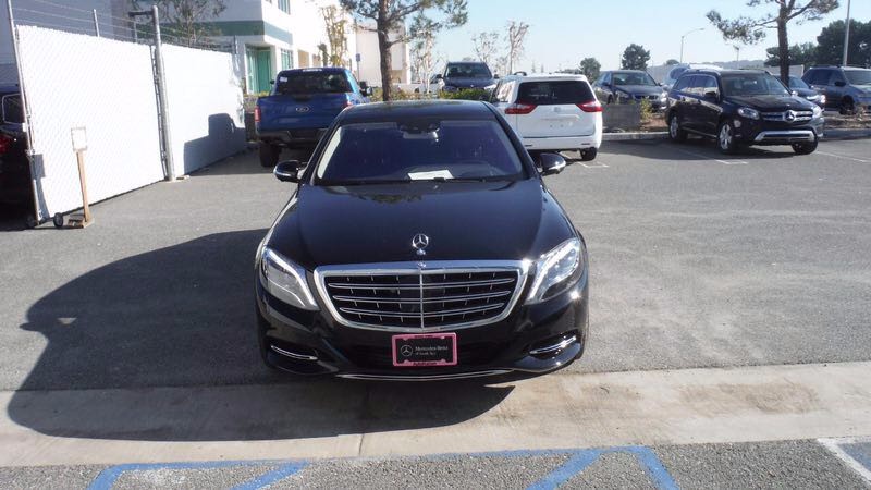 17款奔驰迈巴赫s600典雅的轮毂绝对是点睛之笔