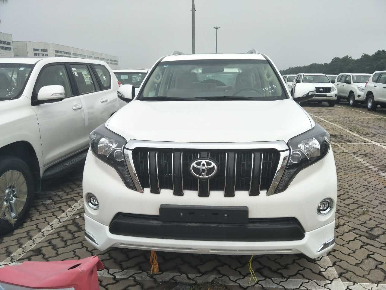 丰田霸道2700中东版普拉多九气囊现车