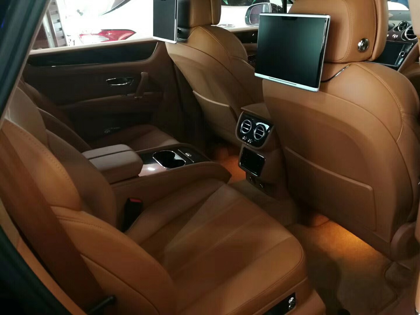 18款宾利添越4.0柴油 高颜值经典之作