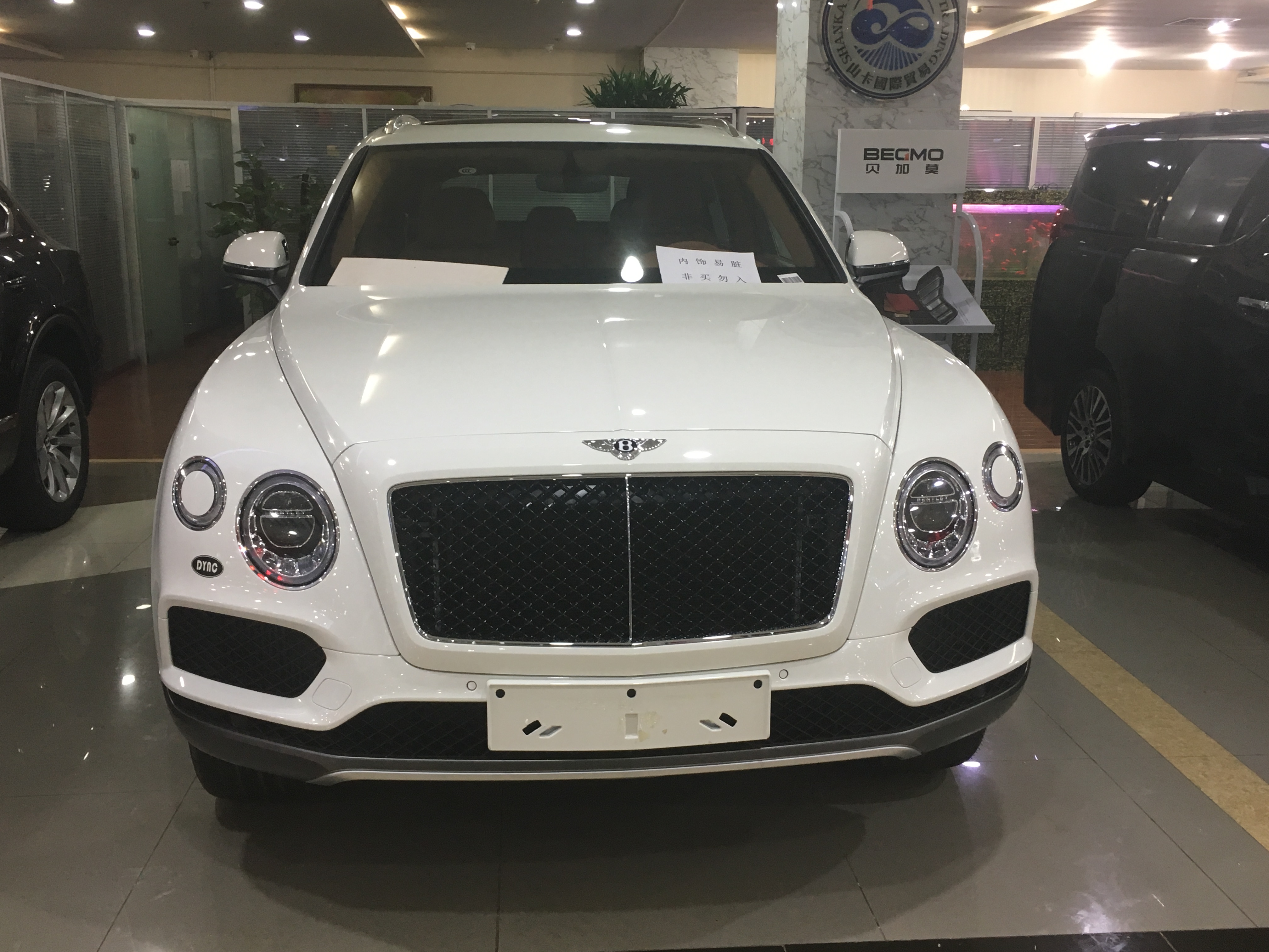 最新款宾利添越现车促销 最新报价320万