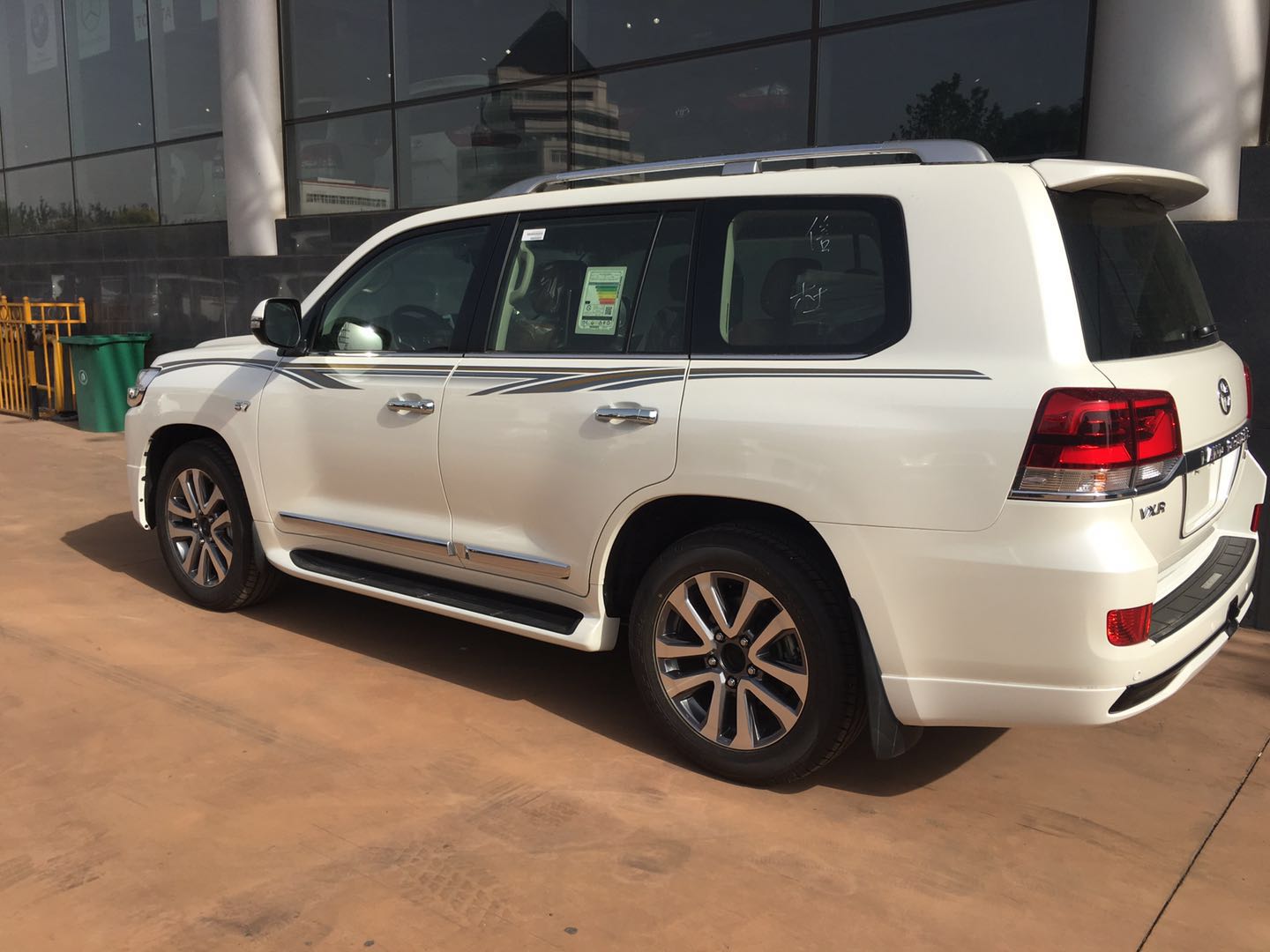 丰田酷路泽年底大优惠 陆巡5700全报价