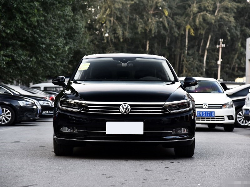 大众迈腾18款最新报价价 可分期 首付低