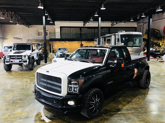 福特f350超级双门皮卡劳斯莱斯版亮相