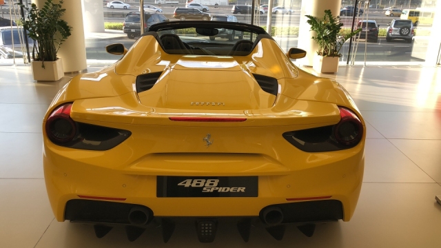 法拉利gtb488年末钜惠数万元,宁波现车送豪礼,体验贴地飞