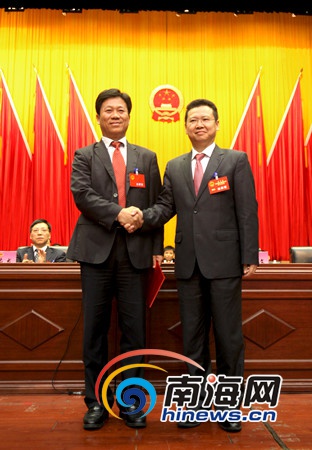 万宁市十四届人大六次会议闭幕吴明阳当选市人大常委会主任