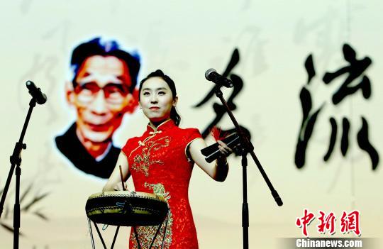 梅花大鼓表演. 张道正 摄