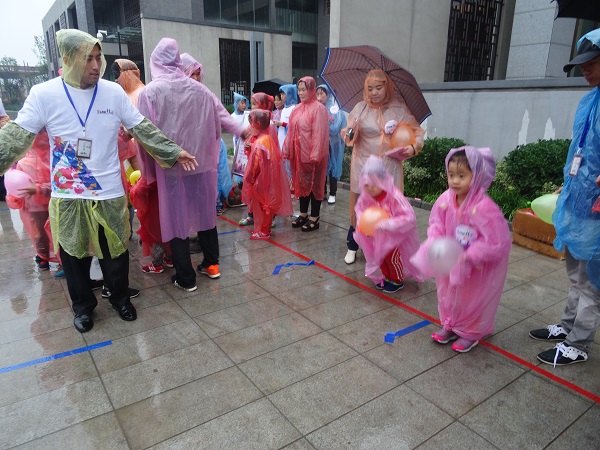 濮陽桂園業主趣味運動會,雨中燃激情_鳳凰網