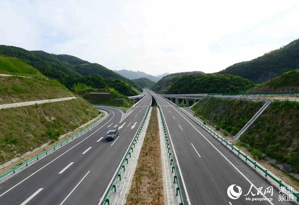 湖北保康经济发展奔向高速时代