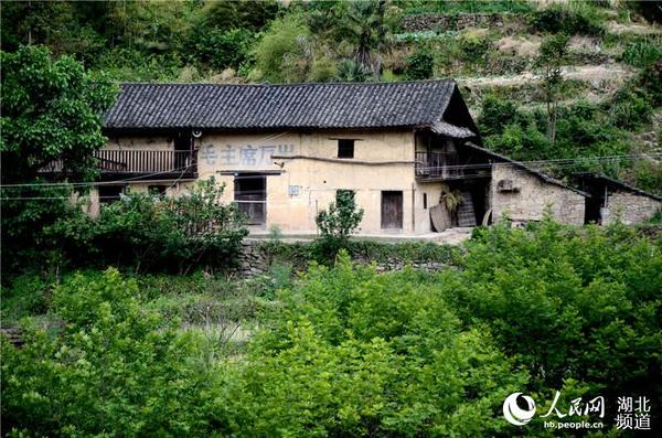 湖北巴东深山一隅老土屋扎堆成稀缺旅游资源