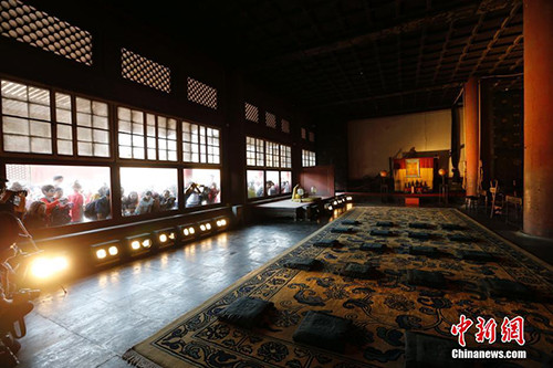 正文5月18日,北京故宫启动"点亮历史"原状展陈照明方案,包括前三殿