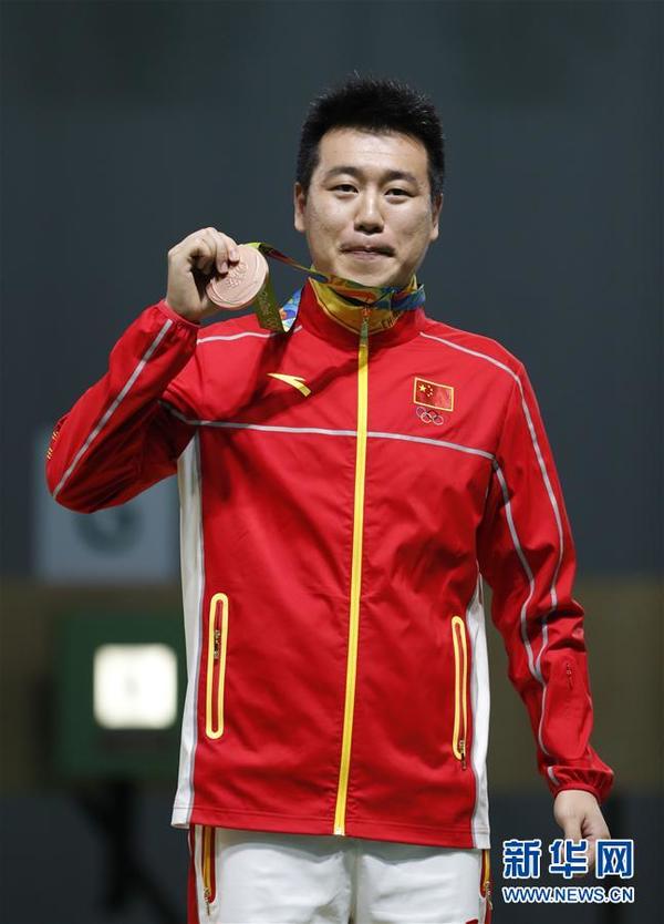 射击 庞伟获男子10米气手枪铜牌(高清组图)_凤凰资讯