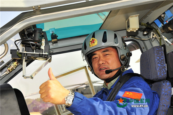 试飞员王道明:用生命"蹚雷",在刀尖起舞