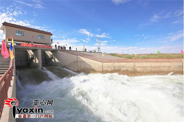 8月12日大西海子水库放水闸开闸放水