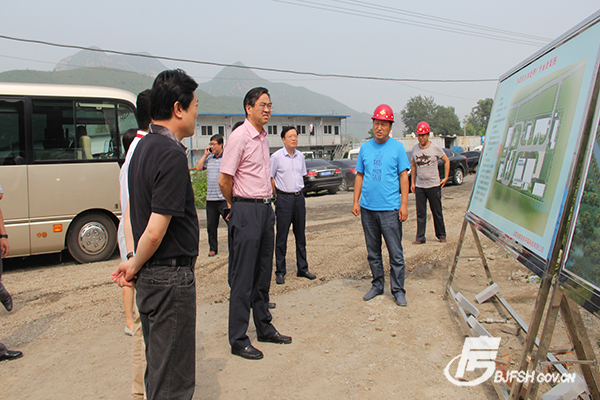 区委书记曾赞荣到河北镇调研