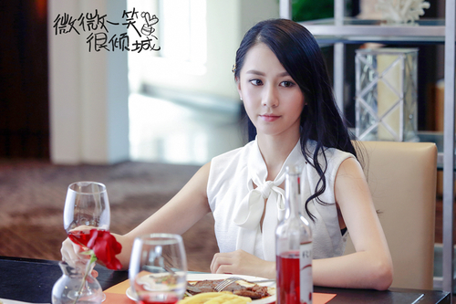 剧版《微微一笑很倾城》热播 刘颖伦郑爽争高下