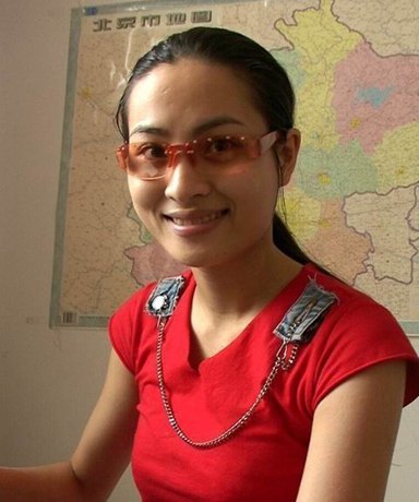 她与还珠格格系同窗室友未能大红大紫却生活美满