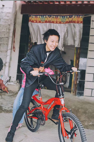 窦唯小女儿窦家媛近照曝光 模样酷似窦靖童