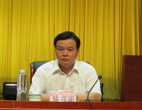 2006年,姚春明当上惠东县副县长后,分管"农林水"工作.