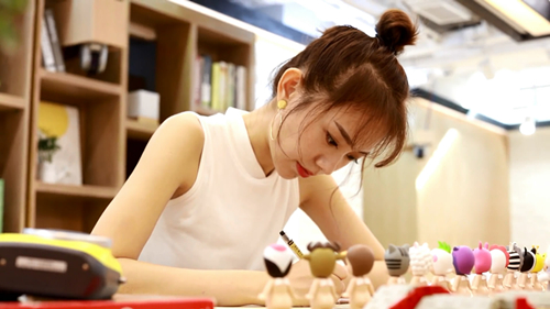 《一年级》未播花絮 低调暖女孙耀琦苏到网友