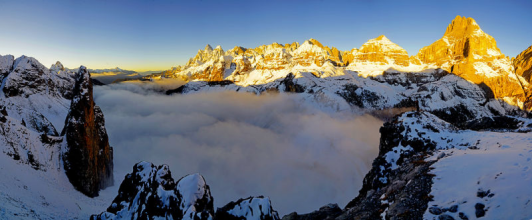 巴拉格宗的金山银海 作品:周世忠