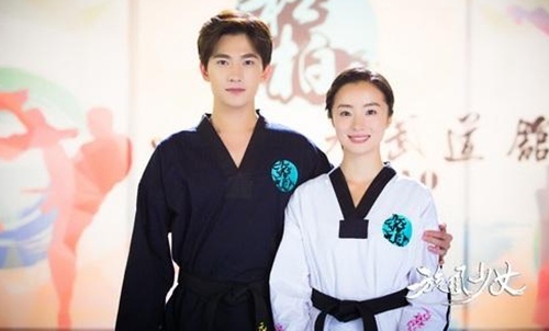 杨洋接戏有魔咒 部部都是姐弟恋