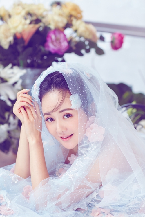 张定涵婚纱写真浪漫灵动