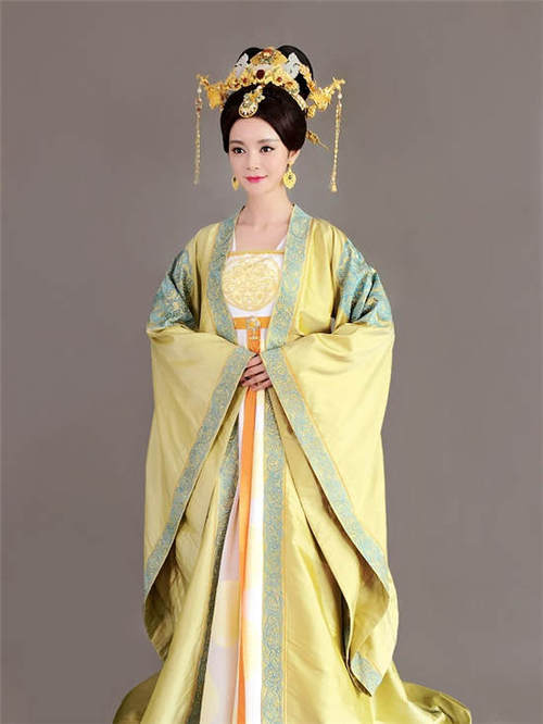 《孤芳不自赏》掀古装潮 盘点影视剧皇后造型