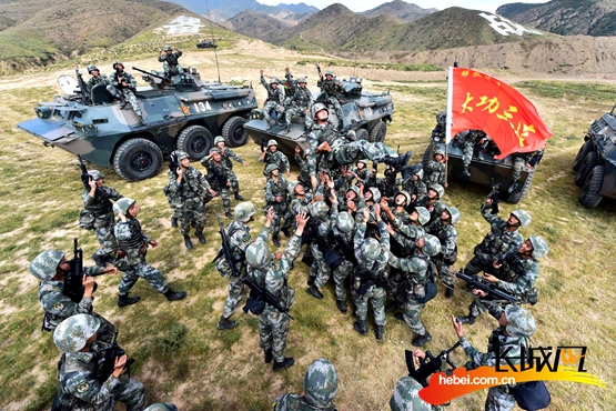 陆军某部"大功三连"面对热点问题的答案