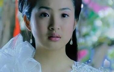 第三名,李赛凤版《仙女多情》眉眼间的活泼.眼神中都是戏.