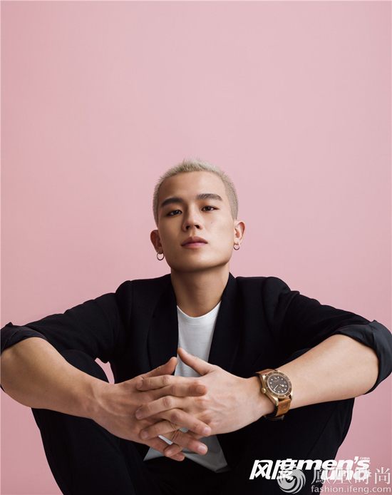 欧豪曝情人节时尚封面粉红男神变身恶童趣玩