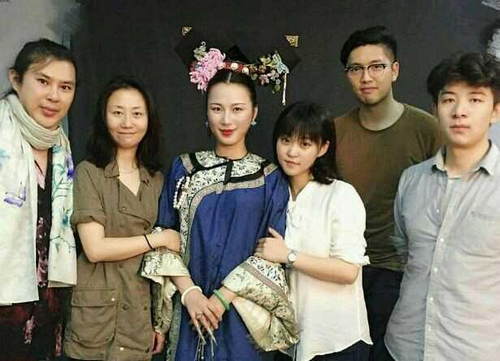 《甄嬛传》作者流潋紫近照曝光,网友:这是换头