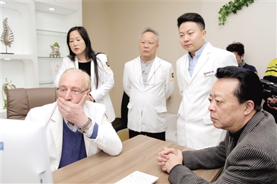 "关爱牙缺失援助项目"公益人奇人"安世敏"种牙直播新闻发布会隆重召开