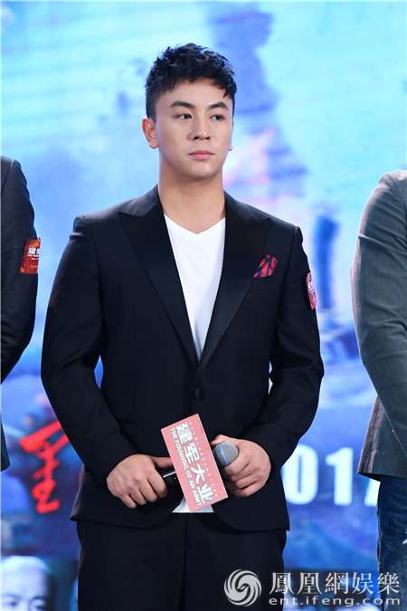 宋洋饰演汪寿华.田牧宸饰演邓中夏.王昭饰演谭政.杨大鹏饰演刘伯承.