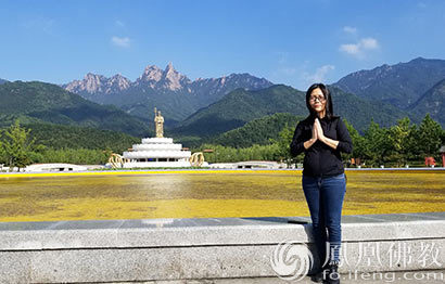 马来西亚著名音乐制作人梵呗歌者黄慧音参访九华山翠峰寺
