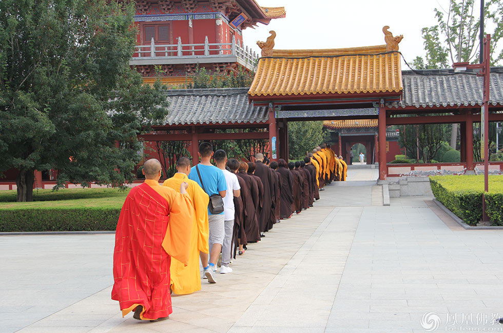 实拍:汶上宝相寺地藏菩萨祝圣法会