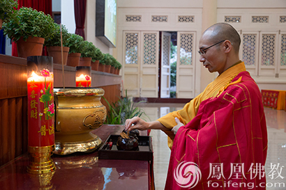 中国佛学院可潜法师宝陀讲寺传授喝茶品茗的禅意