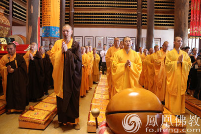 欣逢国庆 佛教三部派共庆云南昆明宝华寺大雄宝殿开光_手机凤凰网