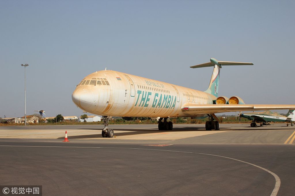 总统流亡1年,私人飞机生满了锈