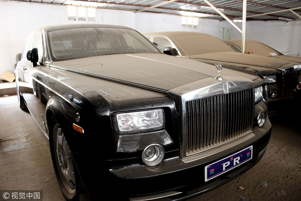 冈比亚班珠尔,冈比亚前总统叶海亚·贾梅的私人飞机和劳斯莱斯轿车