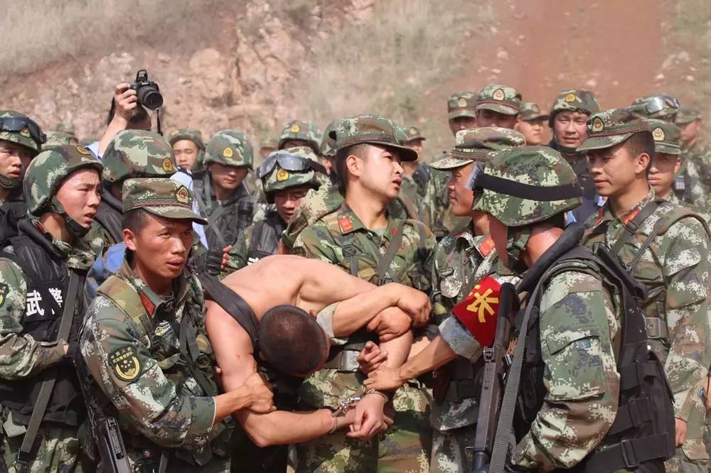 抓捕现场截至9点19分左右,整个战斗大约持续了9分钟,而整个抓捕行动用