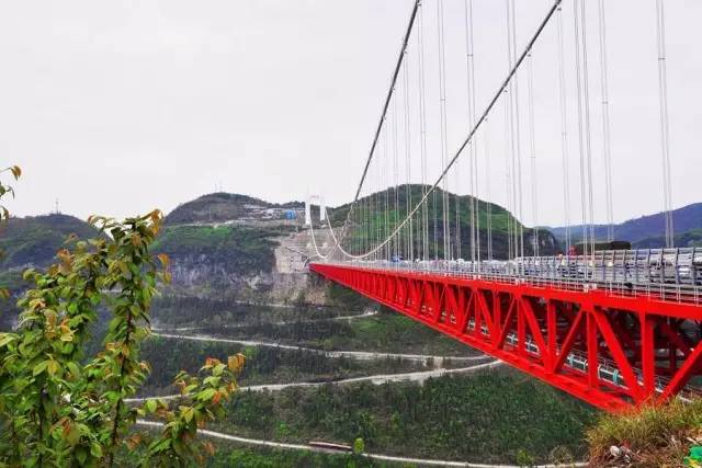 张家界跨天索桥和贵州神秘村寨 哪个更神奇